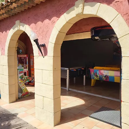 Mobil 4 Personnes Climatise Ιέρ