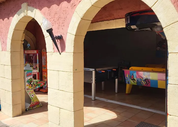 Mobil 4 Personnes Climatise Ιέρ