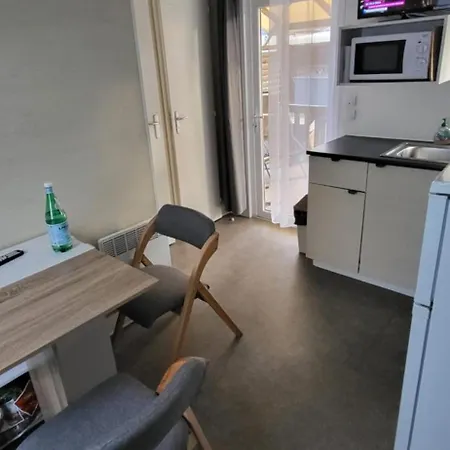 Mobil 4 Personnes Climatisé *