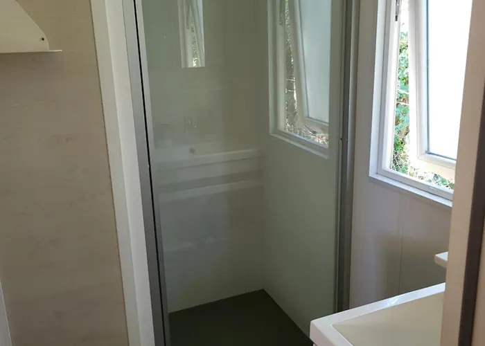 Mobil 4 Personnes Climatise Camping Hyères