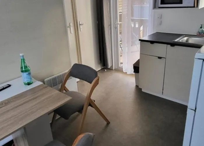 Mobil 4 Personnes Climatisé *