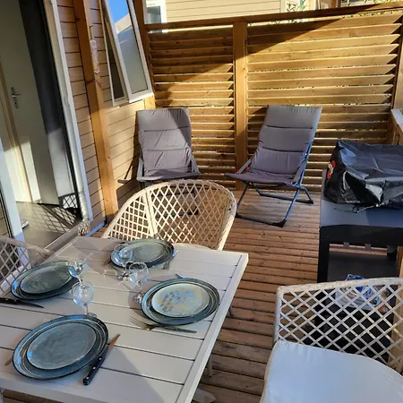 Mobil 4 Personnes Climatise Campsite