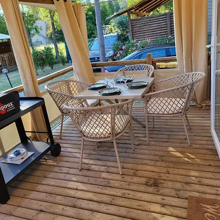 Mobil 4 Personnes Climatise Campsite